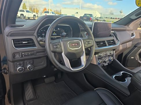 Used 2023 GMC Yukon SLT image 17