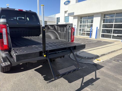 Used 2026 Ford F350 Lariat w/ Black Appearance Package image 25