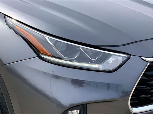 Used 2023 Toyota Highlander Limited image 26