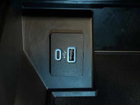 Used 2021 Ford F150 Lariat w/ Equipment Group 502A High image 25