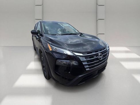 Used 2025 Nissan Rogue SV AWD/4WD image 3