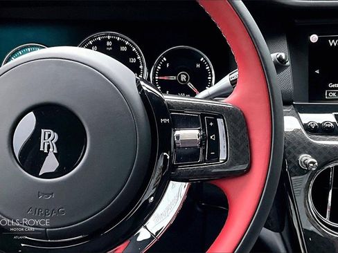 Used 2024 Rolls-Royce Cullinan Black Badge image 18