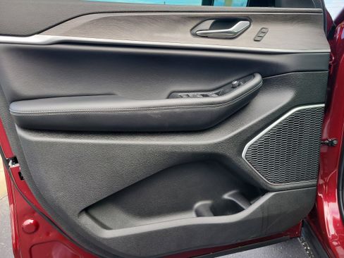 New 2026 Jeep Grand Cherokee L Limited RWD image 13