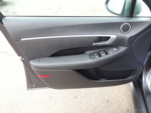 Used 2021 Hyundai Sonata SE image 12