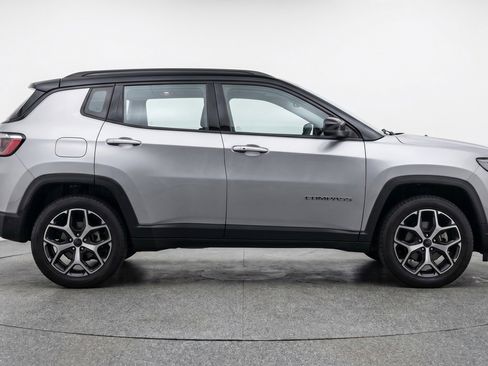 Used 2025 Jeep Compass Limited AWD/4WD image 11