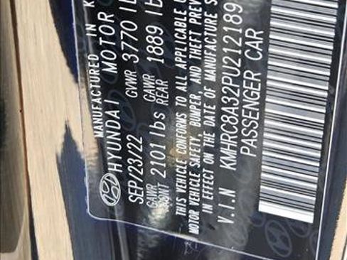 Used 2023 Hyundai Venue SEL FWD image 23