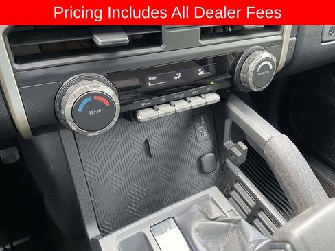 Used 2025 Toyota Tacoma SR AWD/4WD image 27