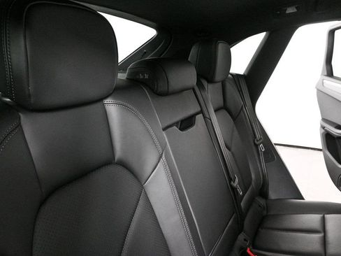 Used 2026 Porsche Macan image 23