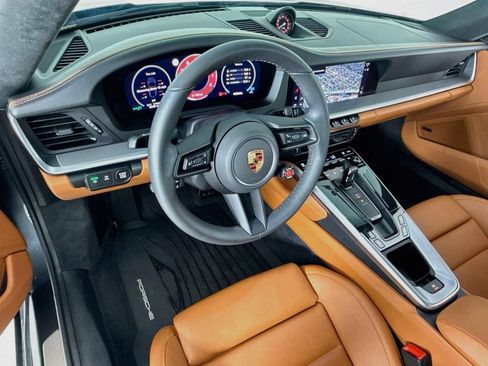 Certified 2025 Porsche 911 Carrera RWD image 4