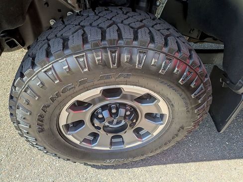 Used 2024 Ford F250 Lariat w/ Tremor Off-Road Package AWD/4WD image 25