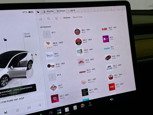 Used 2023 Tesla Model Y Long Range AWD/4WD image 19