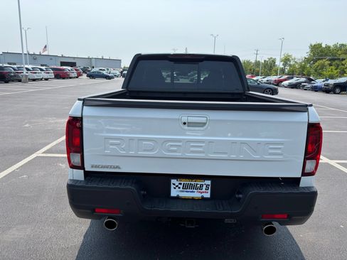 Used 2025 Honda Ridgeline Black Edition image 7