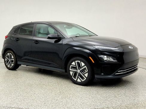 Used 2023 Hyundai Kona SE w/ Cargo Package FWD image 3