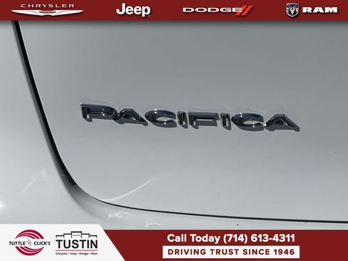 New 2026 Chrysler Pacifica Select FWD image 8