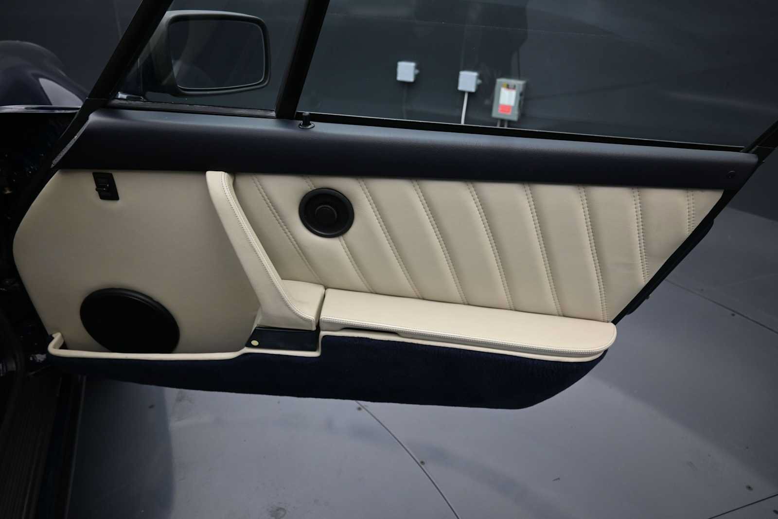 Used 1987 Porsche 911 Carrera RWD image 20