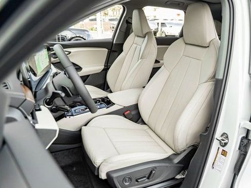 New 2025 Audi Q6 e-tron Premium Plus AWD/4WD image 12