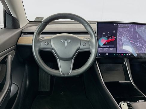 Used 2018 Tesla Model 3 Mid Range image 16