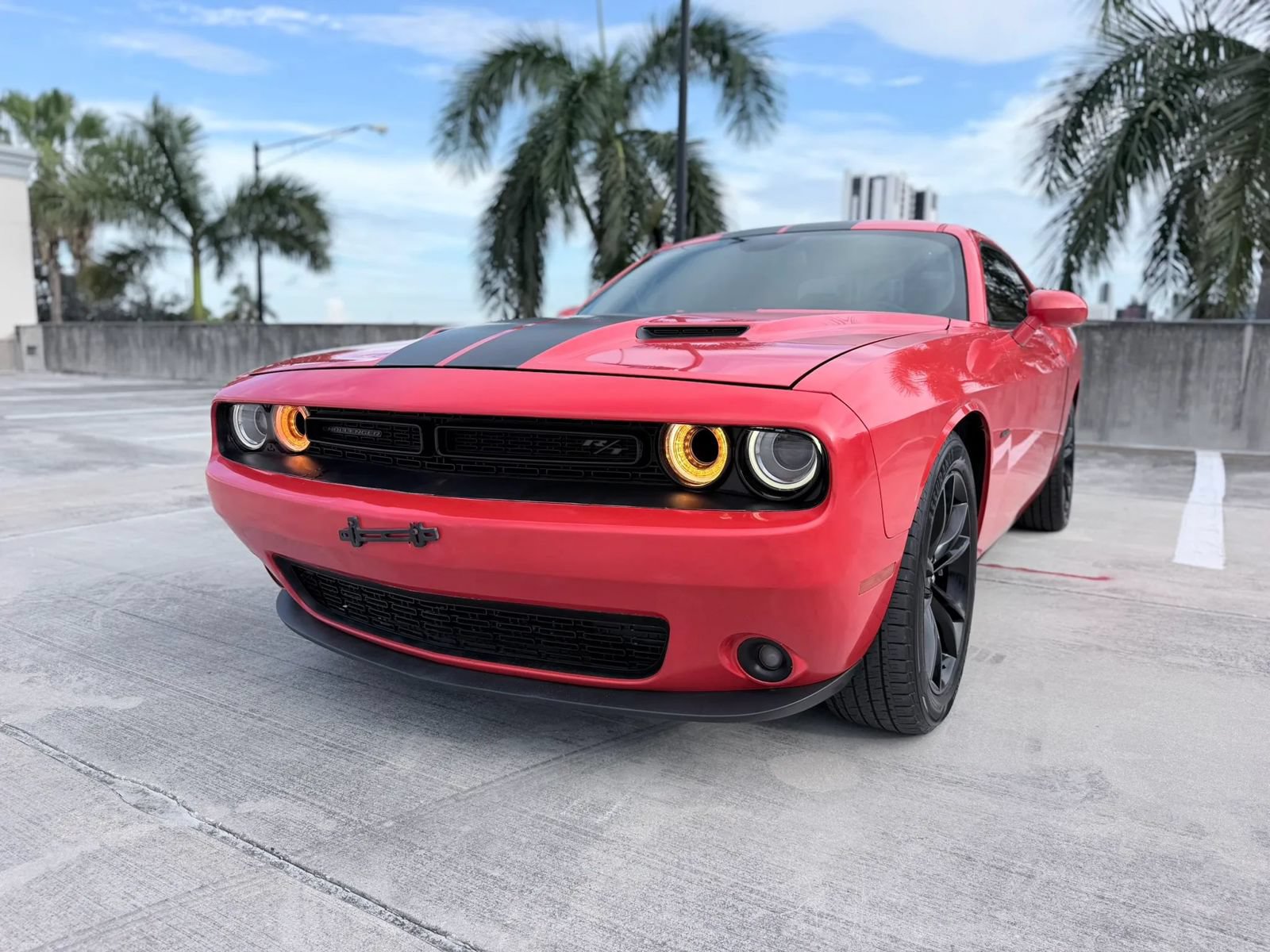 Used 2018 Dodge Challenger R/T w/ Driver Convenience Group RWD image 2