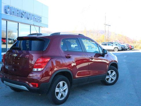Certified 2022 Chevrolet Trax LT w/ Driver Confidence Package image 6