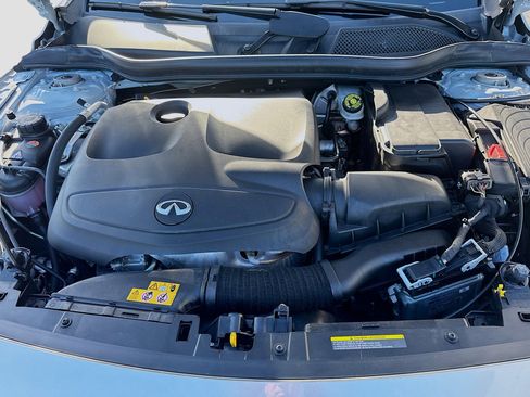 Used 2019 INFINITI QX30 image 30