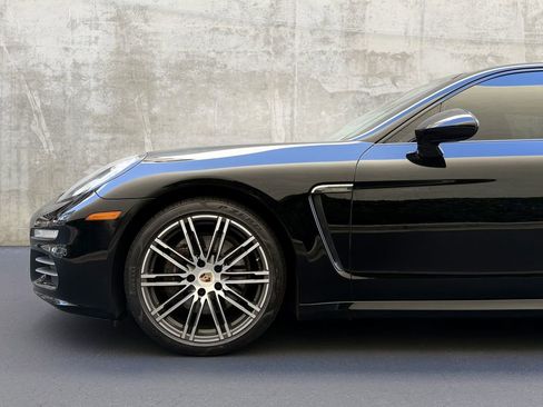Used 2015 Porsche Panamera image 11