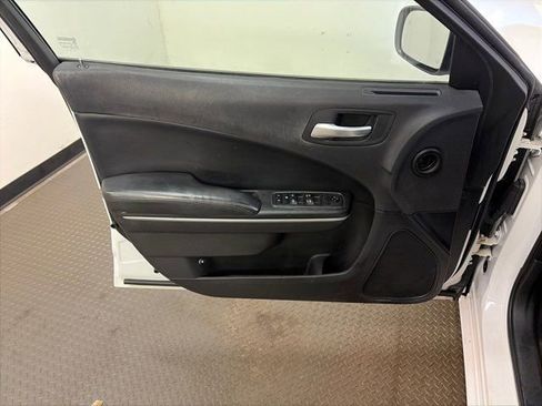 Used 2019 Dodge Charger Police w/ Street Appearance Group image 14