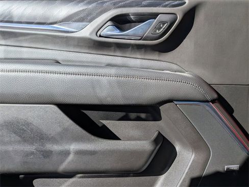 Used 2021 GMC Yukon Denali w/ Denali Premium Package image 27