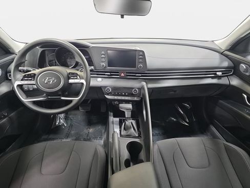 Used 2023 Hyundai Elantra SEL FWD image 10