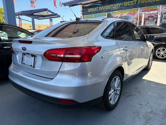 Used 2018 Ford Focus SE FWD image 4