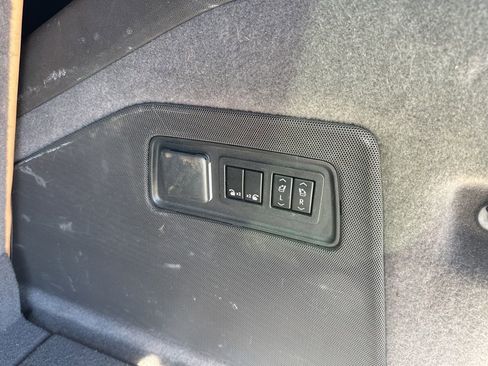 Used 2021 Cadillac Escalade Sport w/ Driver Assist Tech Package image 38