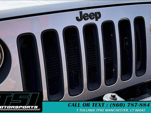 Used 2018 Jeep Wrangler Unlimited Sahara image 29