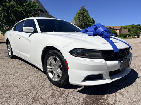 Used 2019 Dodge Charger SXT RWD image 1