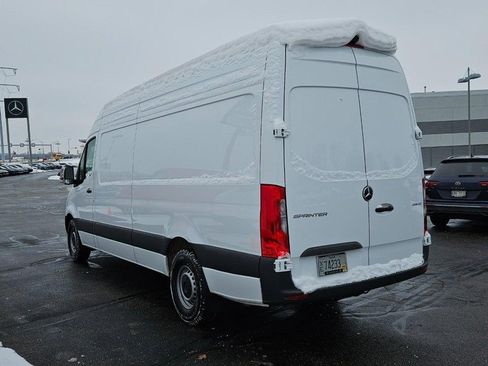 Used 2024 Mercedes-Benz Sprinter 2500 image 5