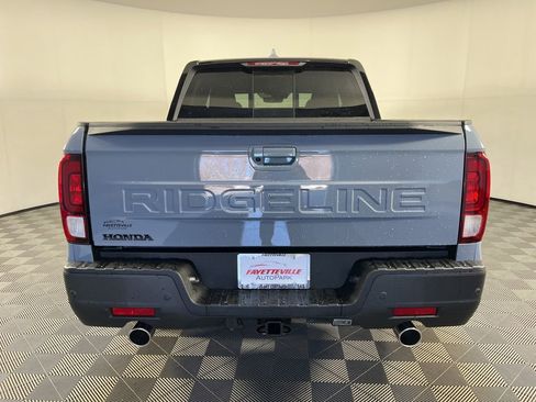 New 2026 Honda Ridgeline Black Edition image 4