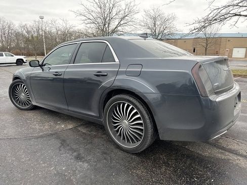 Used 2016 Chrysler 300 Limited image 3