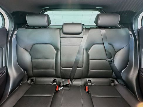 Used 2020 Mercedes-Benz GLA 250 w/ Premium Package image 13