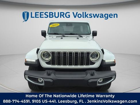 Used 2025 Jeep Wrangler Unlimited Sahara AWD/4WD image 15
