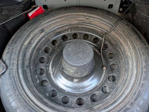 Used 2006 Nissan 350Z Enthusiast w/ (N93) Cargo Convenience Pkg image 13