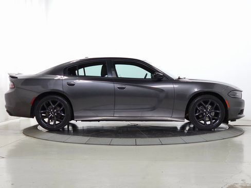 Used 2019 Dodge Charger SXT image 11