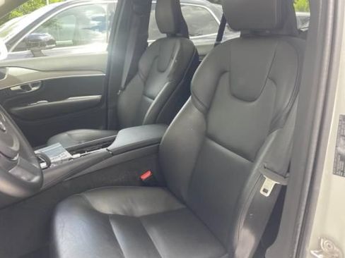 Used 2025 Volvo XC90 B5 Core AWD/4WD image 15