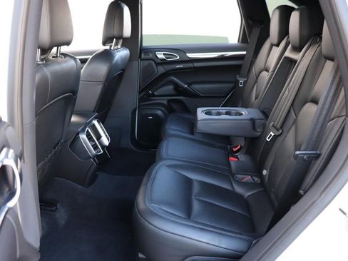 Used 2018 Porsche Cayenne S image 20