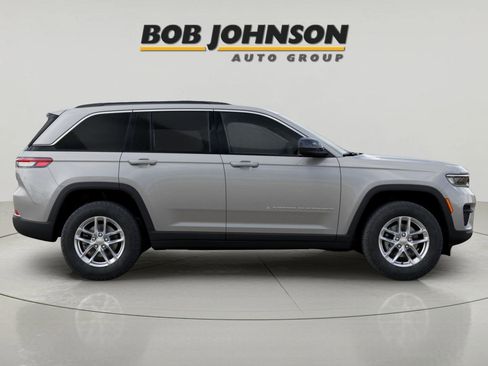 New 2025 Jeep Grand Cherokee Laredo X w/ Luxury Tech Group I image 21
