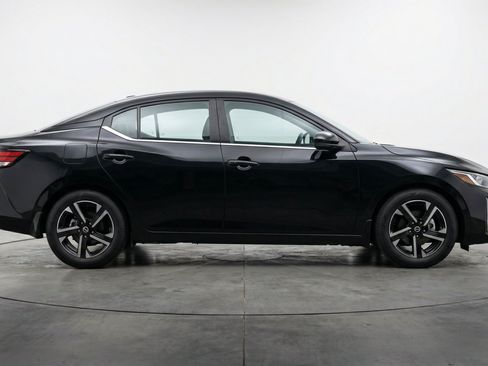 Used 2025 Nissan Sentra SV FWD image 11