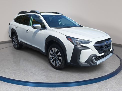 Used 2024 Subaru Outback Touring image 3
