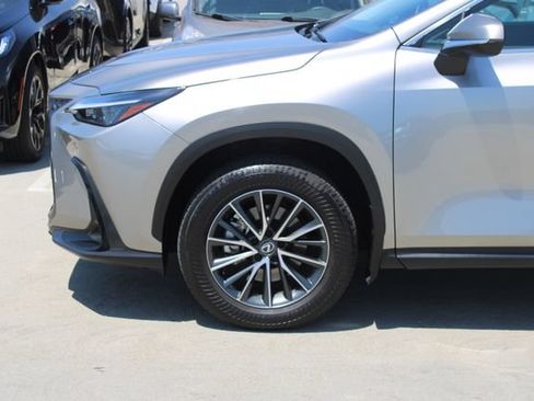 Certified 2025 Lexus NX 250 FWD image 4