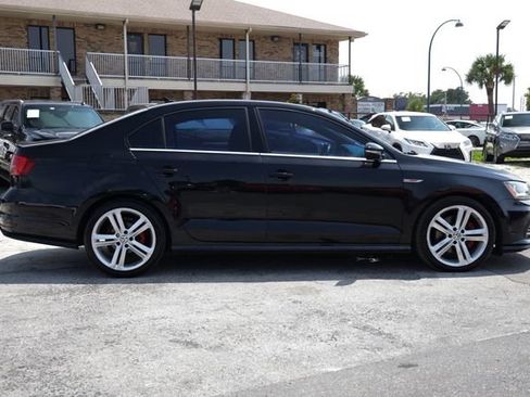 Used 2017 Volkswagen Jetta GLI FWD image 16