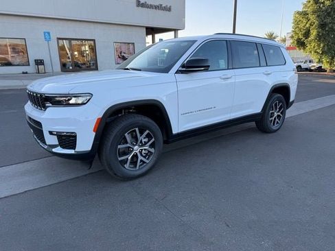 New 2025 Jeep Grand Cherokee L Limited w/ Trailer Tow Package image 2
