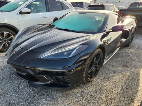 Used 2020 Chevrolet Corvette Stingray Coupe w/ 1LT RWD image 3