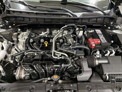 Used 2024 Nissan Altima 2.5 SV FWD image 24