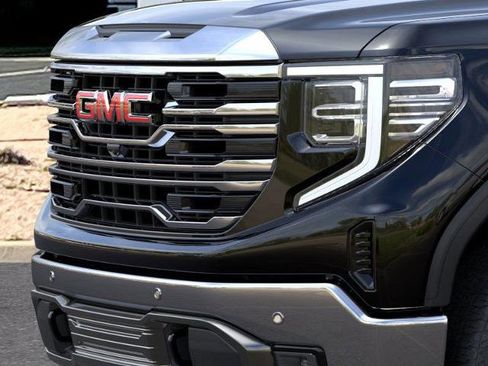 New 2026 GMC Sierra 1500 SLT image 13